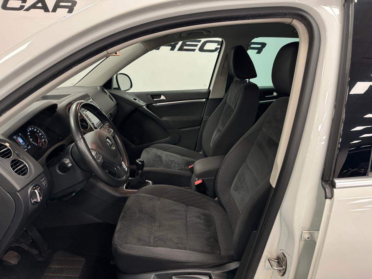 Volkswagen Tiguan 2.0 TDI 140 CV Sport & Style 130.000 KM UNIPROP