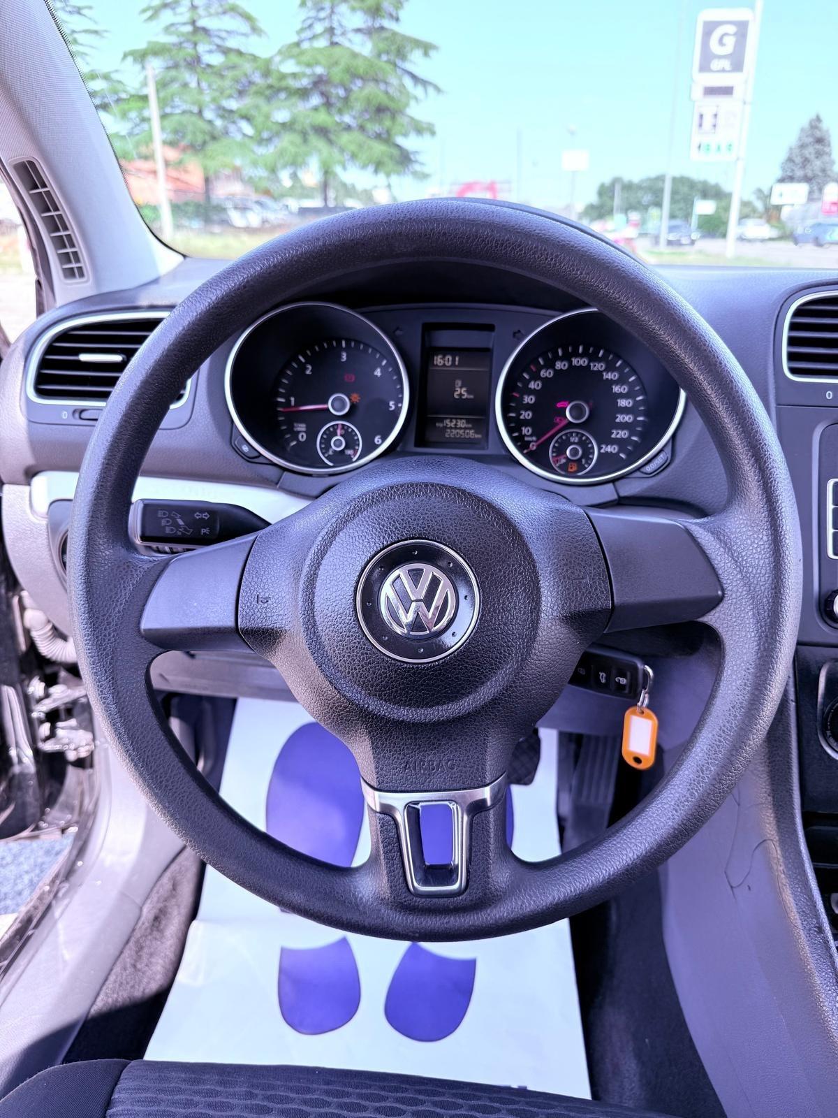 Volkswagen Golf 1.6 TDI DPF 5p. Comfortline Ok neopatentati