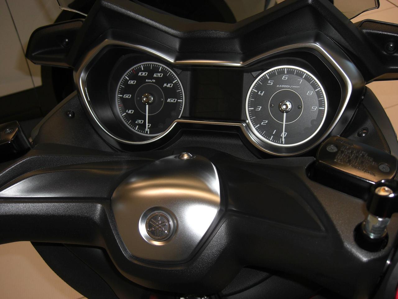 Yamaha X-Max 300 tech max