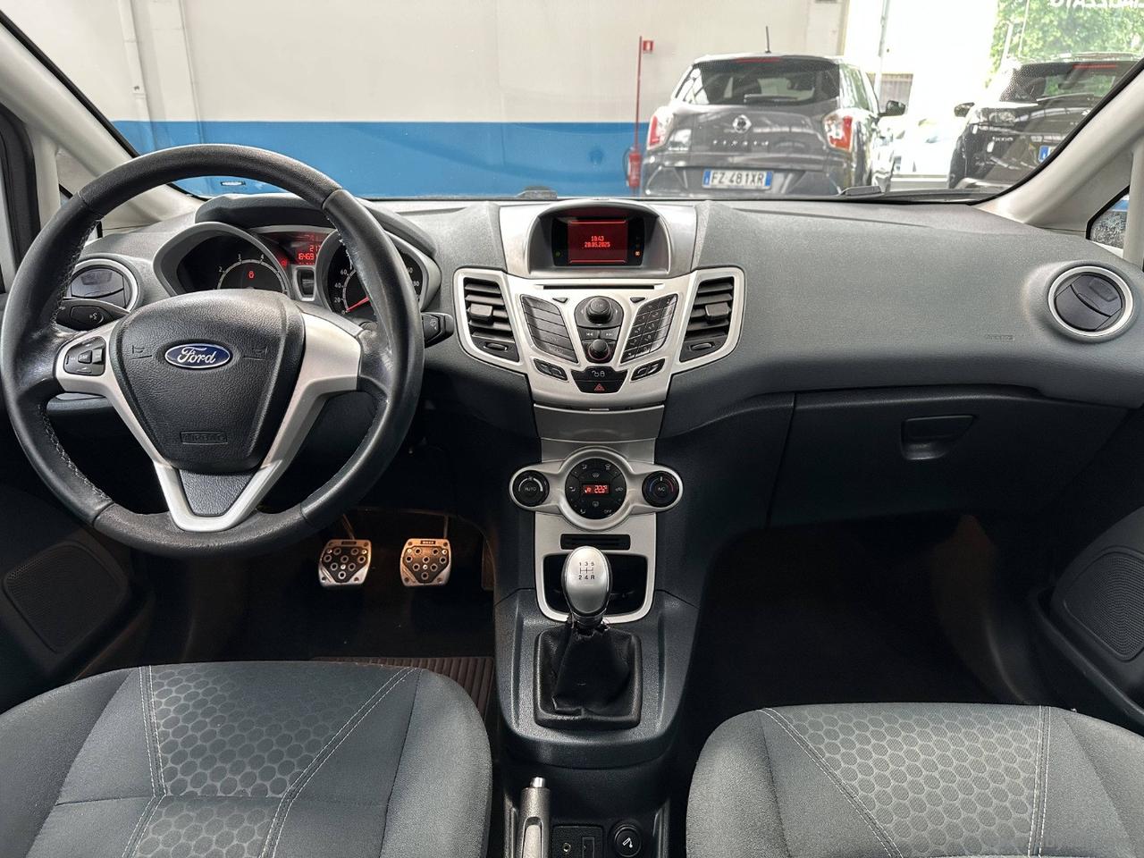 FORD Fiesta 1.2 16V 5p. Titanium