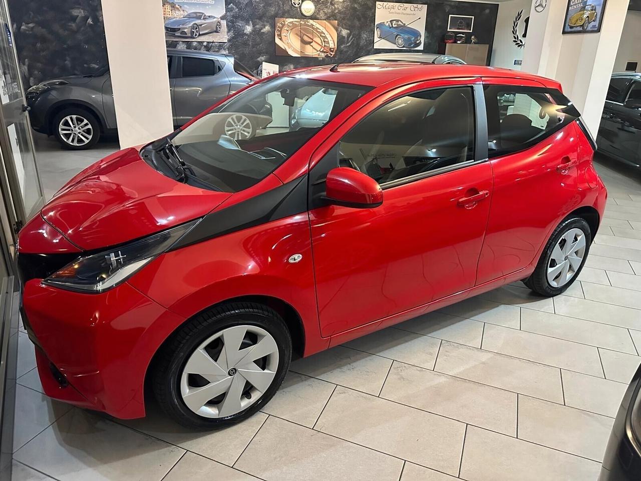 Toyota Aygo 1.0 VVT-i 69 CV 5 porte x-wave