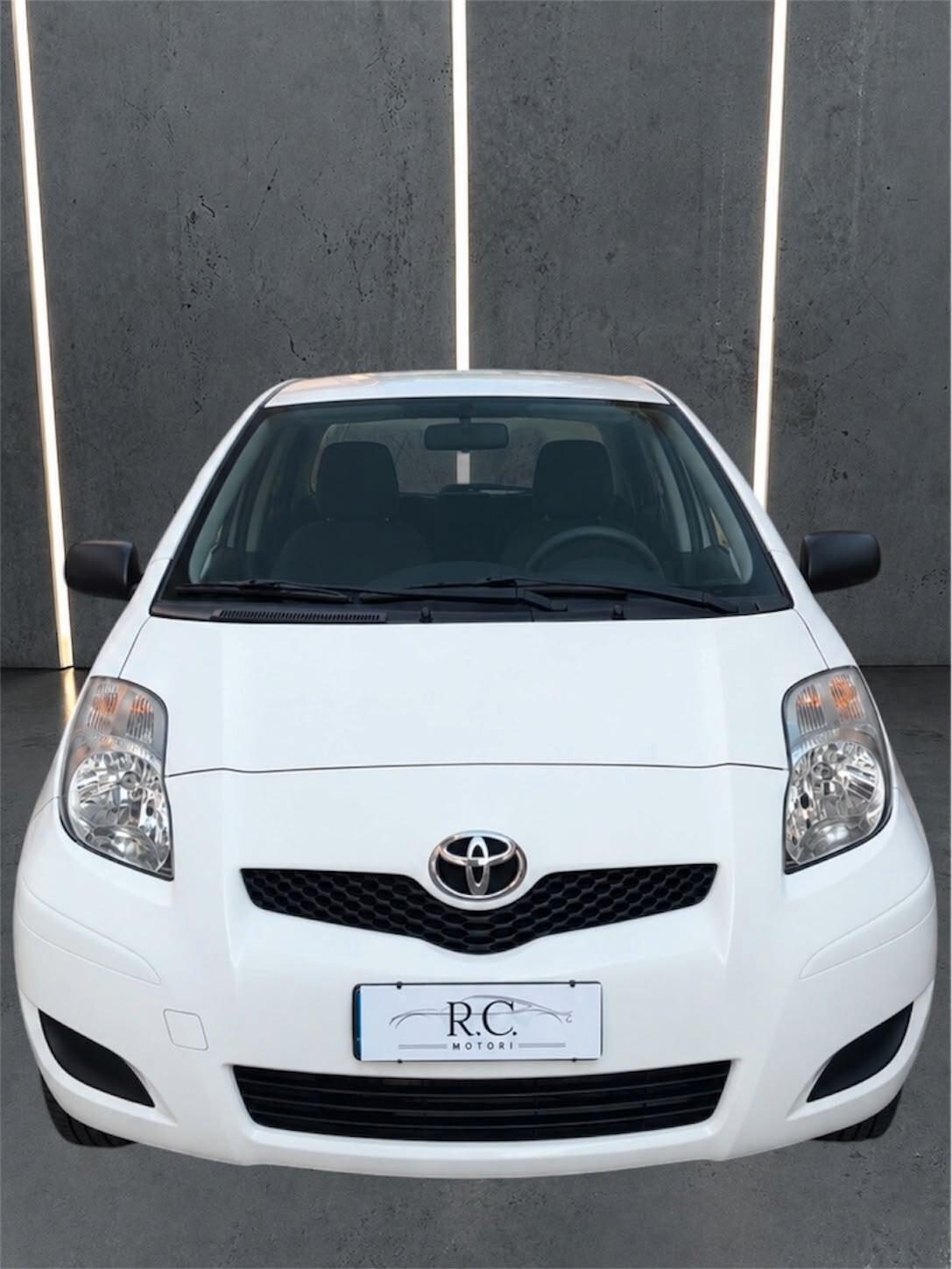 Toyota Yaris 1.0 5 porte Luxury pack