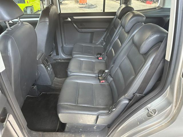 VOLKSWAGEN Touran 1.6 TDI DSG COMFORTLINE 7 POSTI