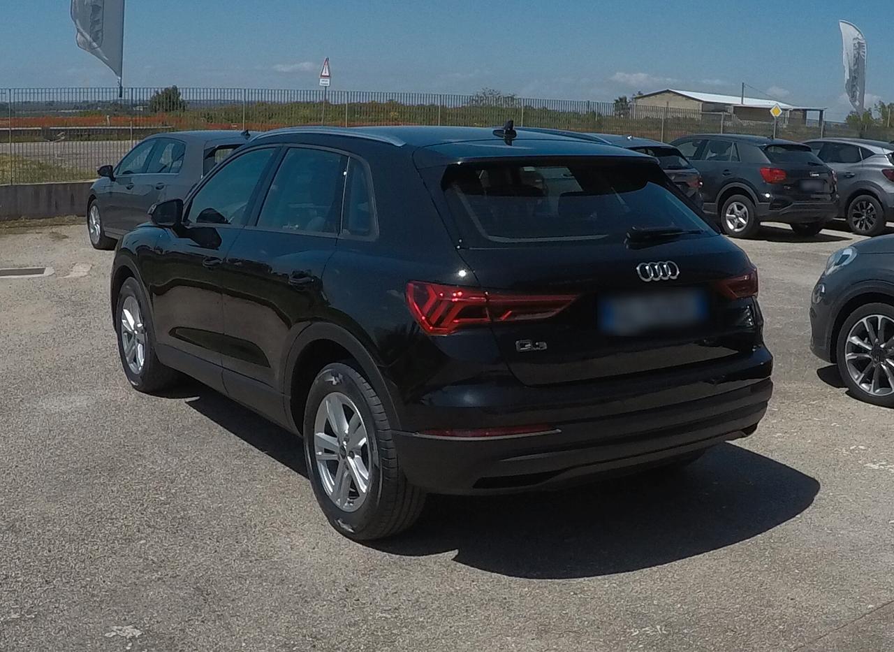 Audi Q3 35 TDI S tronic Business