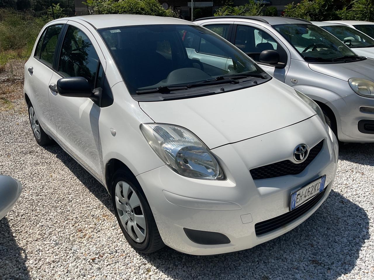 Toyota Yaris 1.0 5 porte