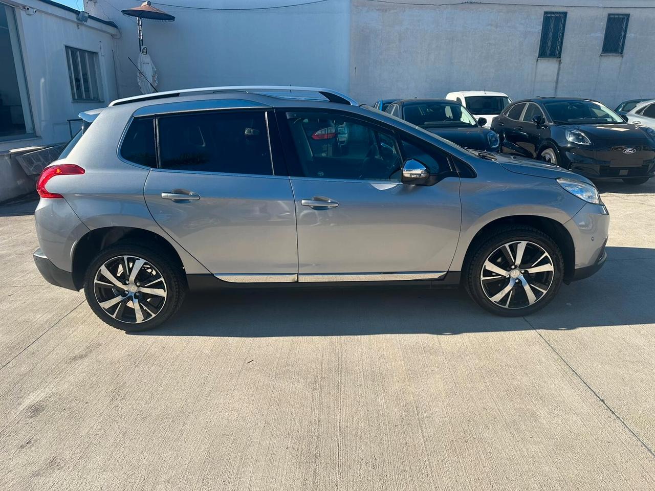 Peugeot 2008 BlueHDi 100 Allure