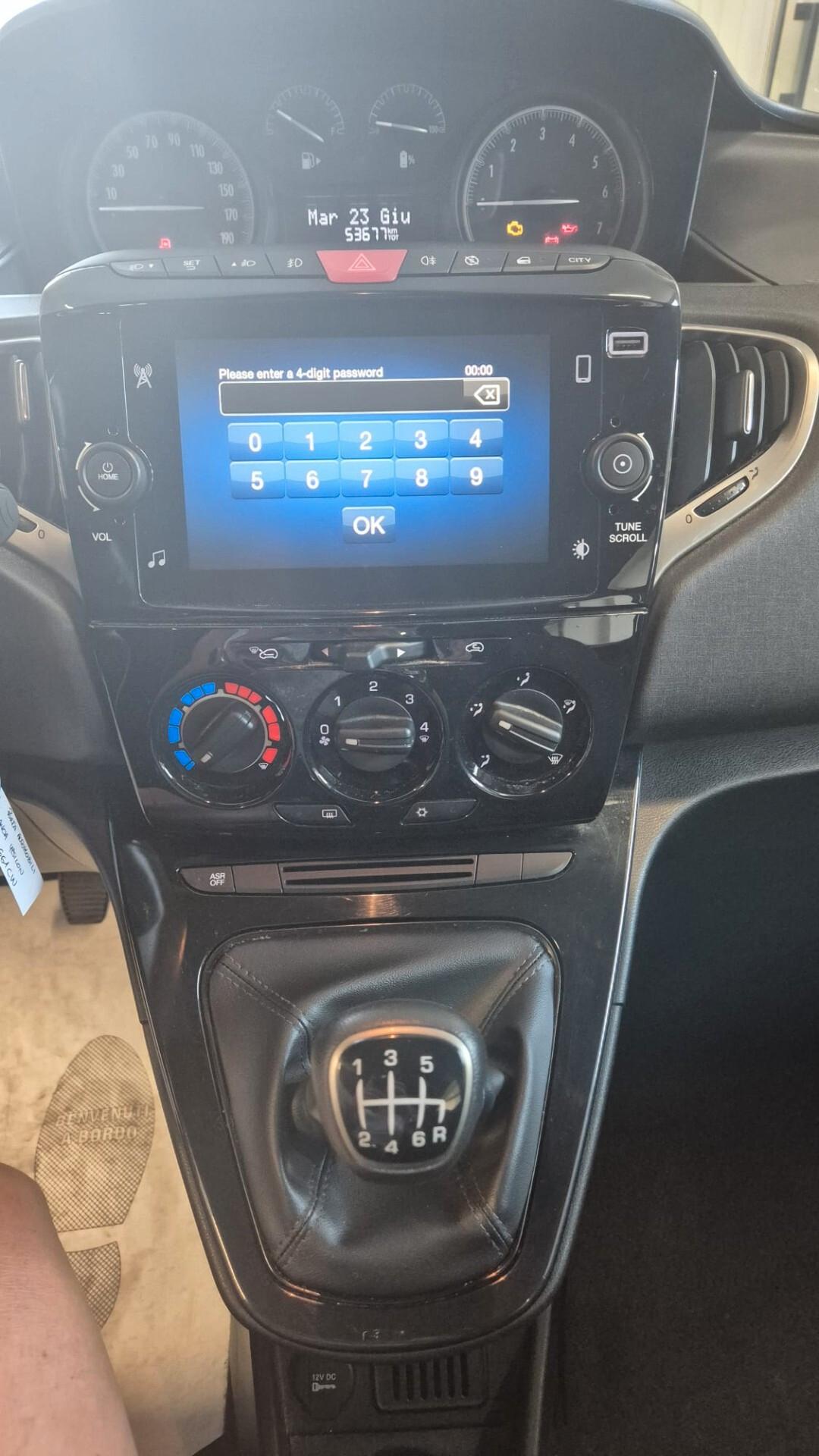 Lancia Ypsilon 1.0 FireFly 5 porte S&S Hybrid Ecochic Gold