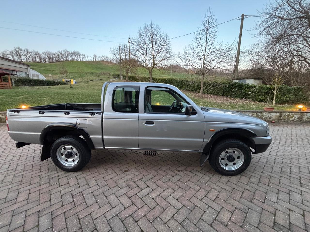 Mazda B 2500 2.5 diesel Stretch-Cab SDX Pup Clima