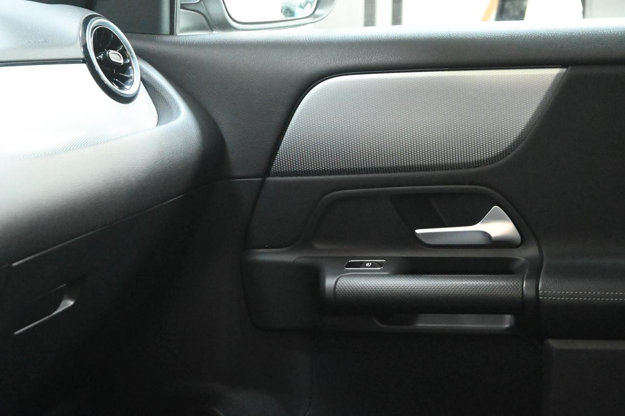 MERCEDES GLA (H247) GLA 250 e hybrid E...