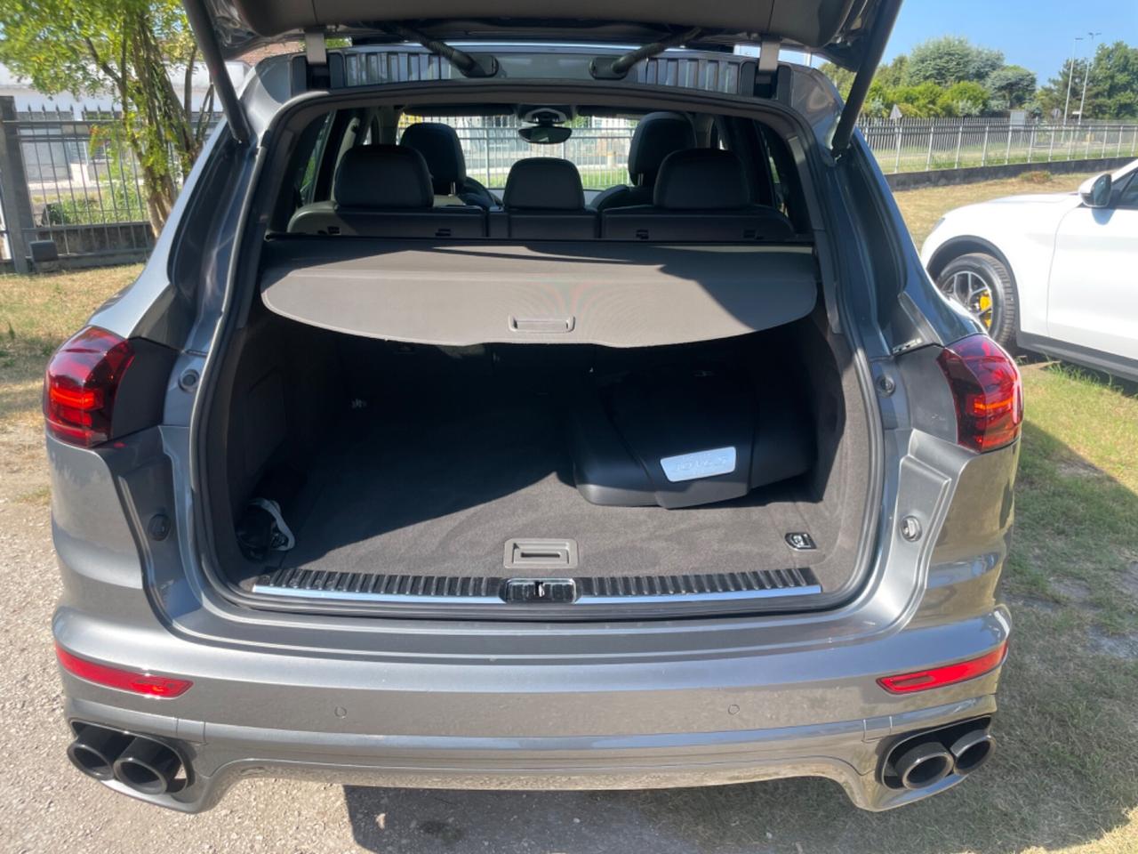 Porsche Cayenne 3.0 S E-Hybrid Platinum Edition