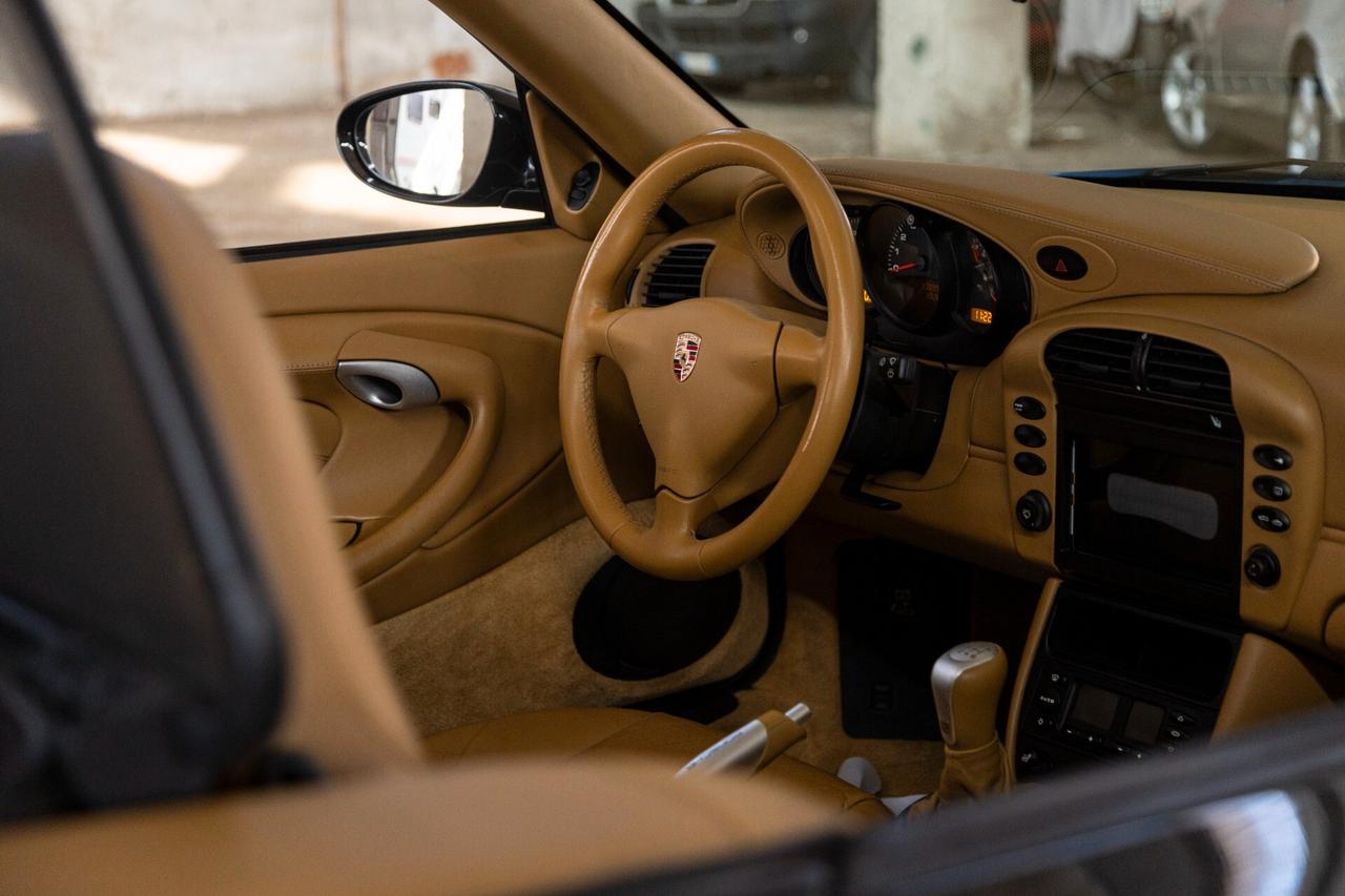 Porsche 911 Carrera 4S cat Cabriolet