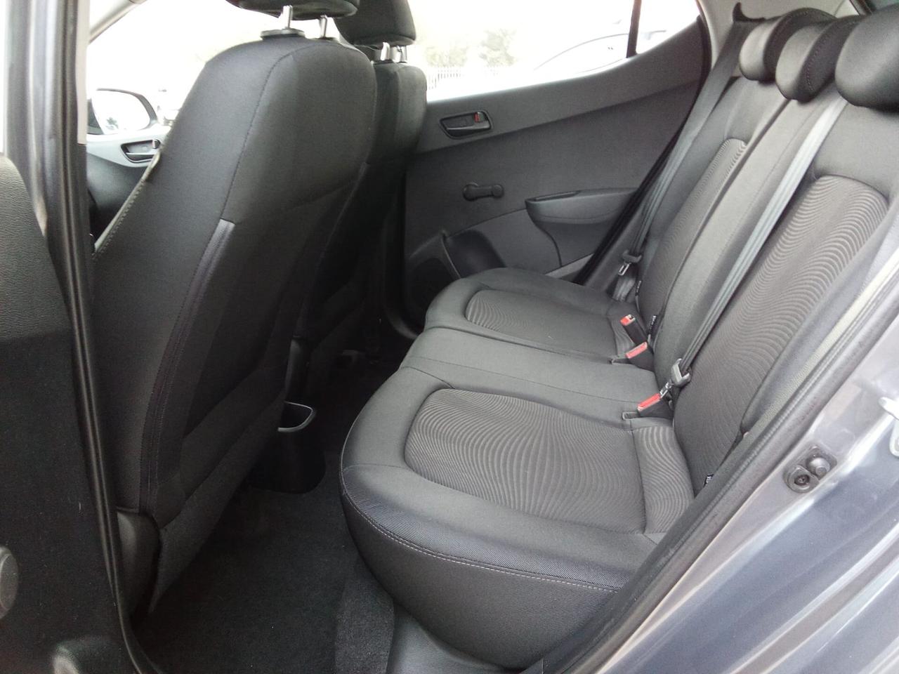 HYUNDAI i10 1,0 GPL 70 CV LOGIN 5P