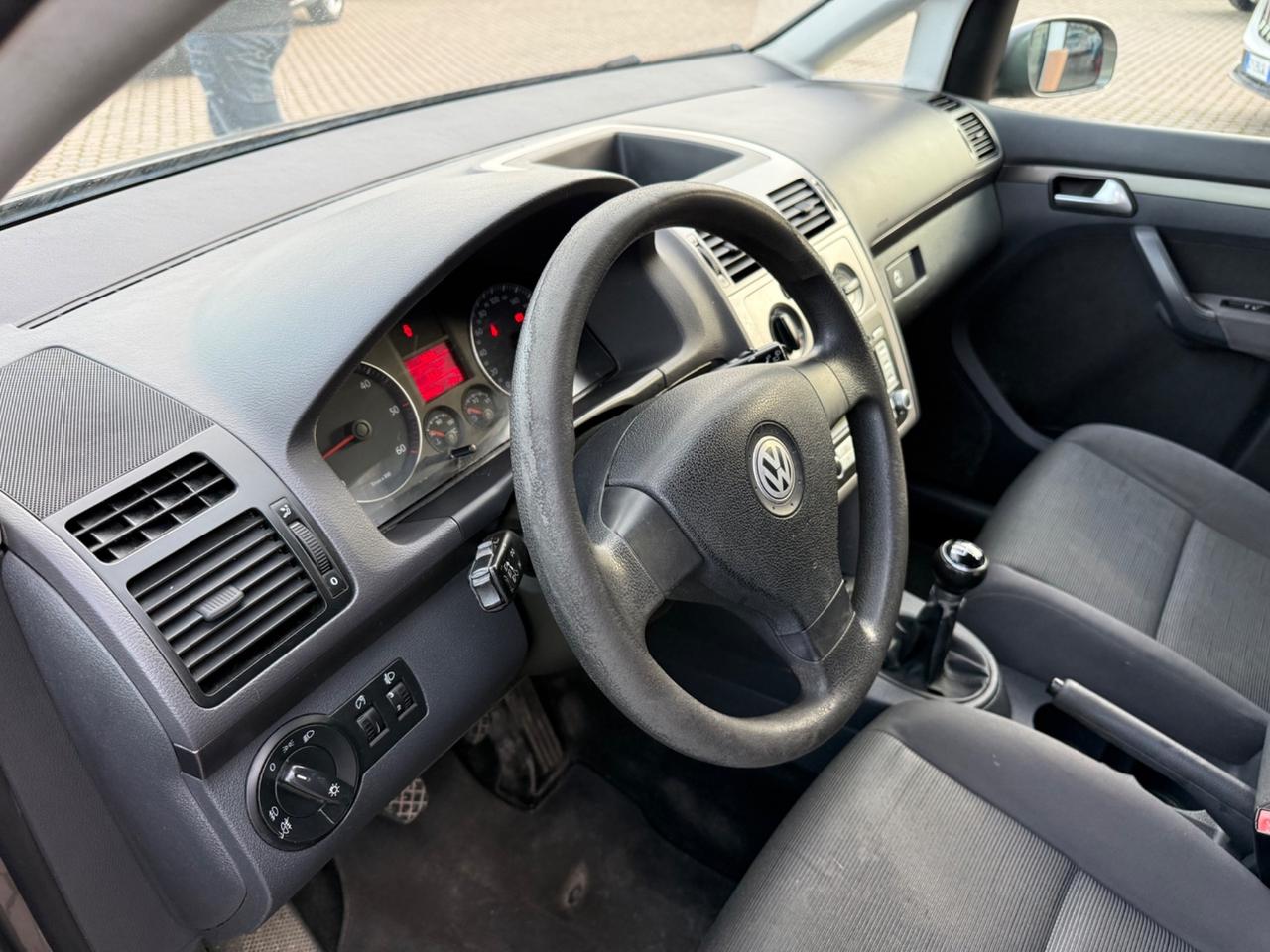 Volkswagen Touran 1.9 TDI 105CV DPF Conceptline OK NEOPATENTATI