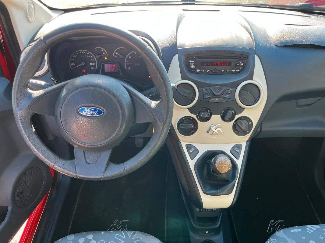 Ford Ka 1.2 Titanium s esp,tcs 69cv E5