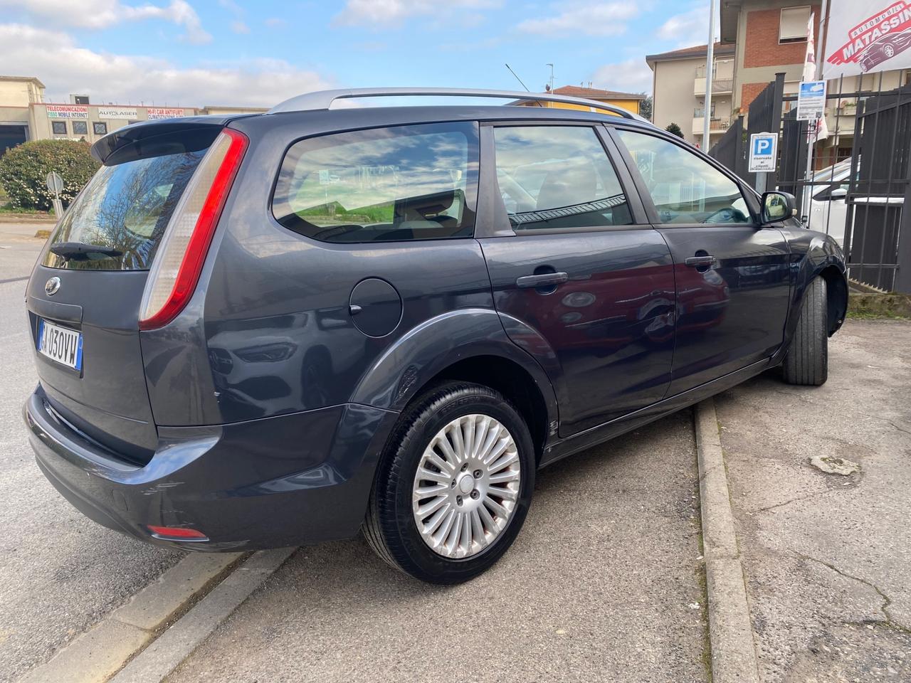 Ford Focus 1.6 (115CV) 5p. Bz.- GPL Ikon