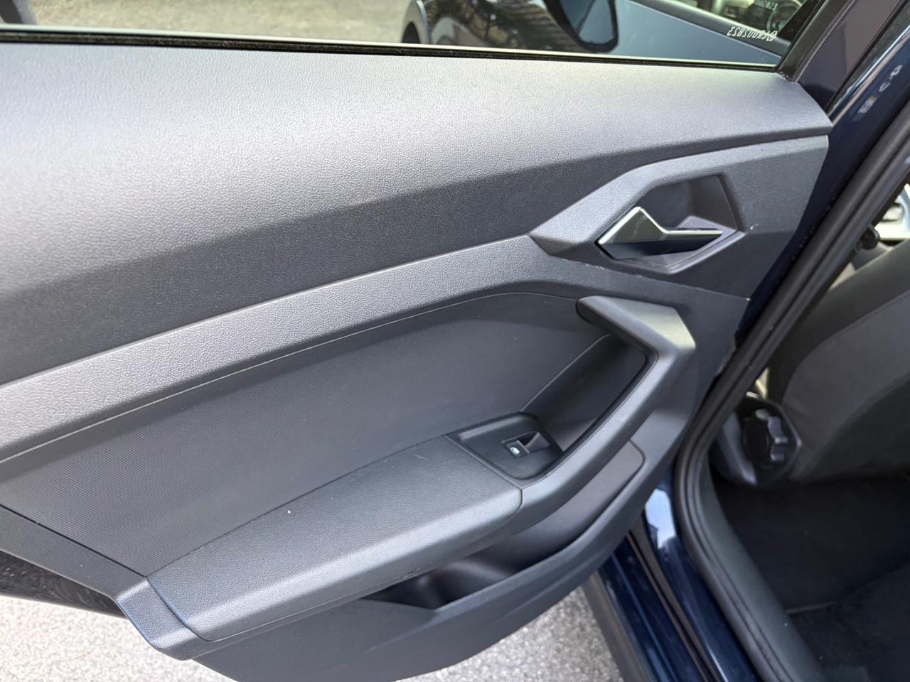 Audi A1 citycarver 30 TFSI Identity Contrast