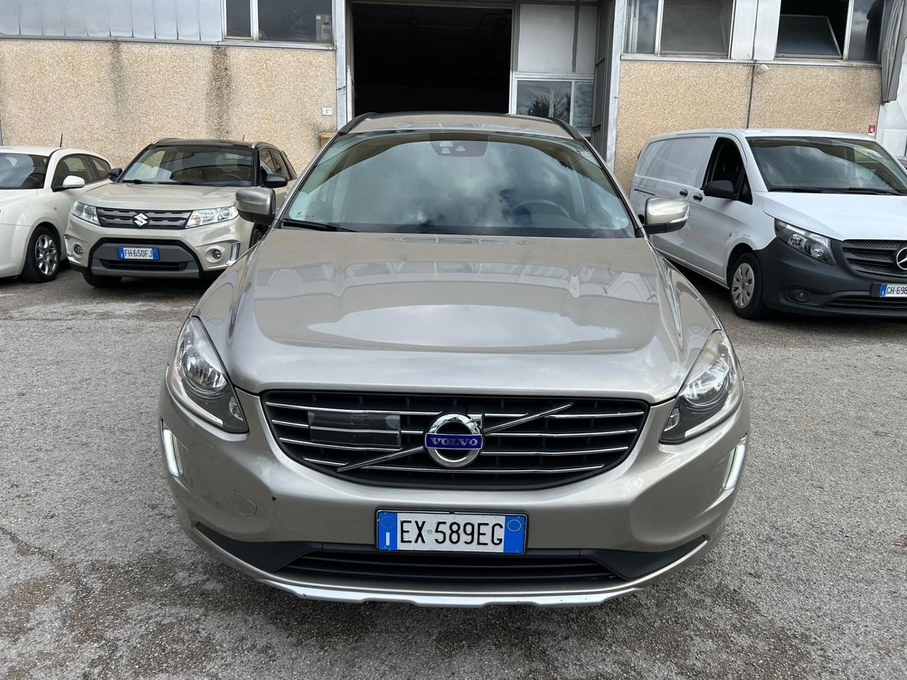 Volvo XC 60 XC60 D4 R-design Momentum Euro6