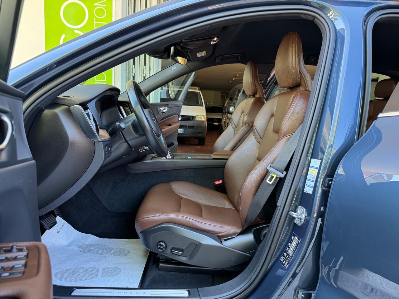 Volvo XC 60 2.0 b4 MomPro AWD Auto GARANZIA 24 MESI