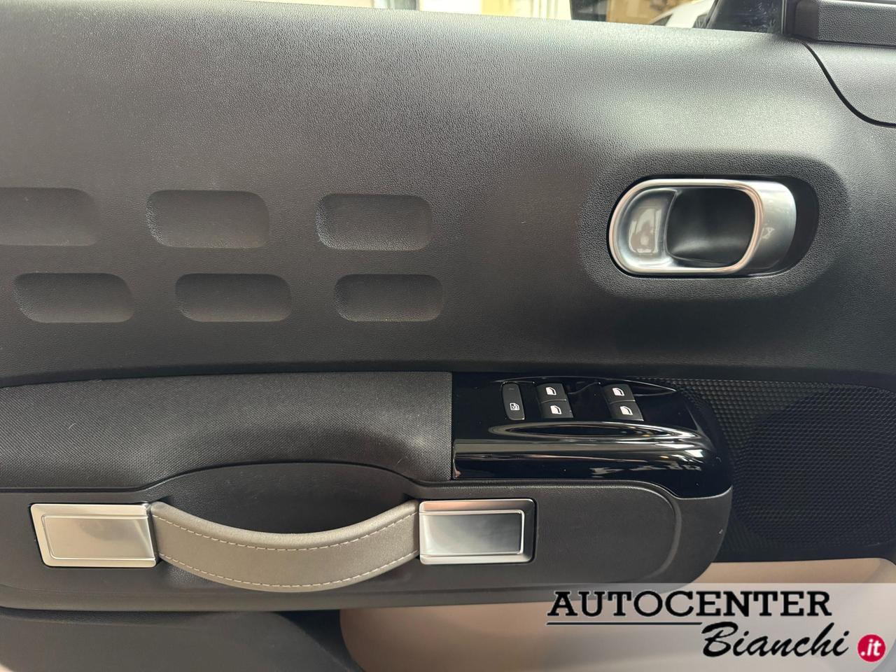 Citroen C3 1.2 puretech Shine s&s 83cv neopatentati