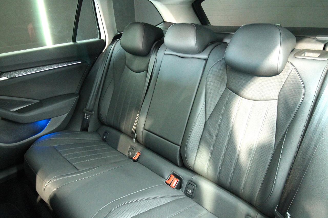 SKODA SUPERB WAGON 2.0 TDI STYLE 150 CV