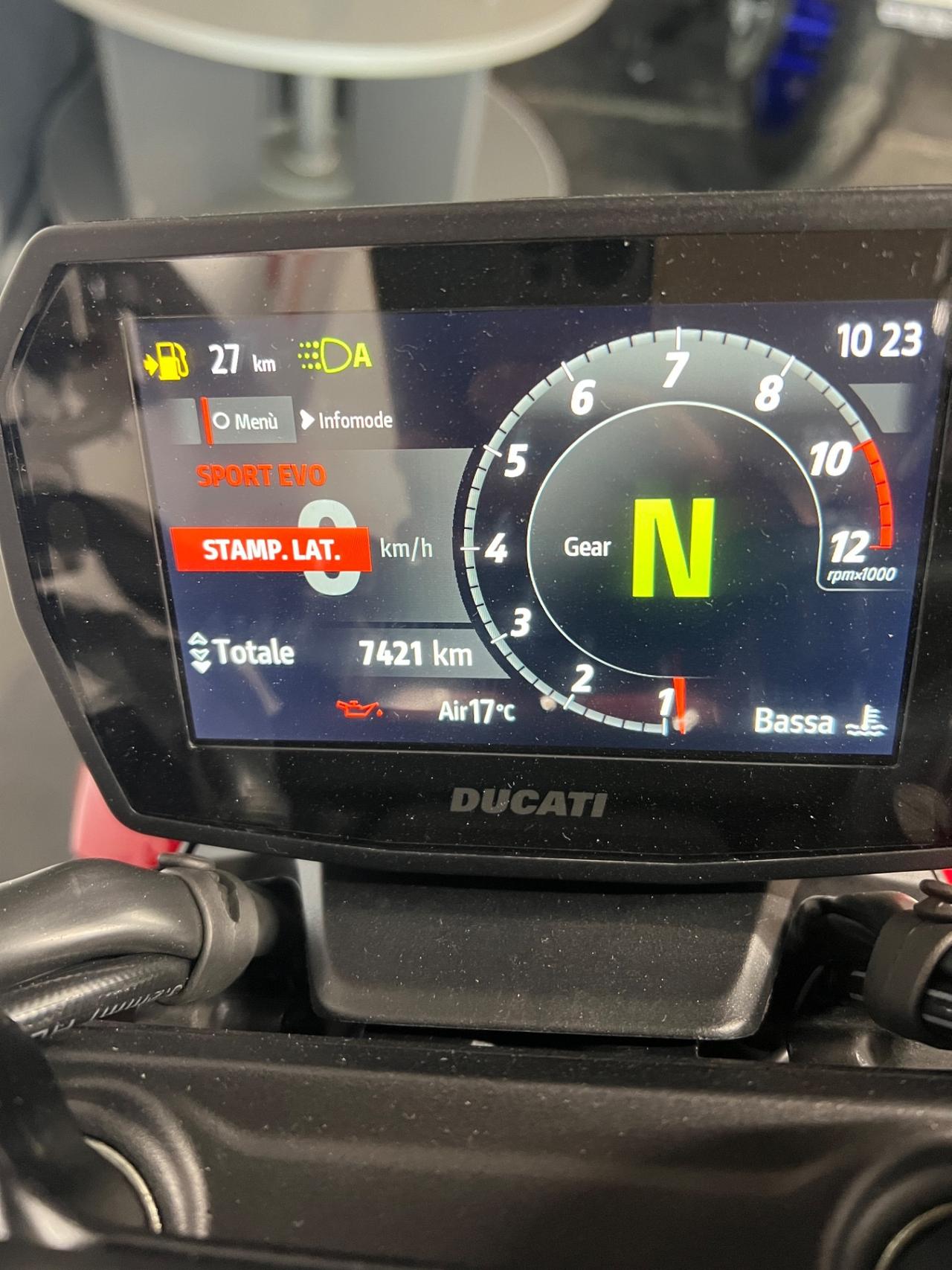 Ducati Streetfighter V2