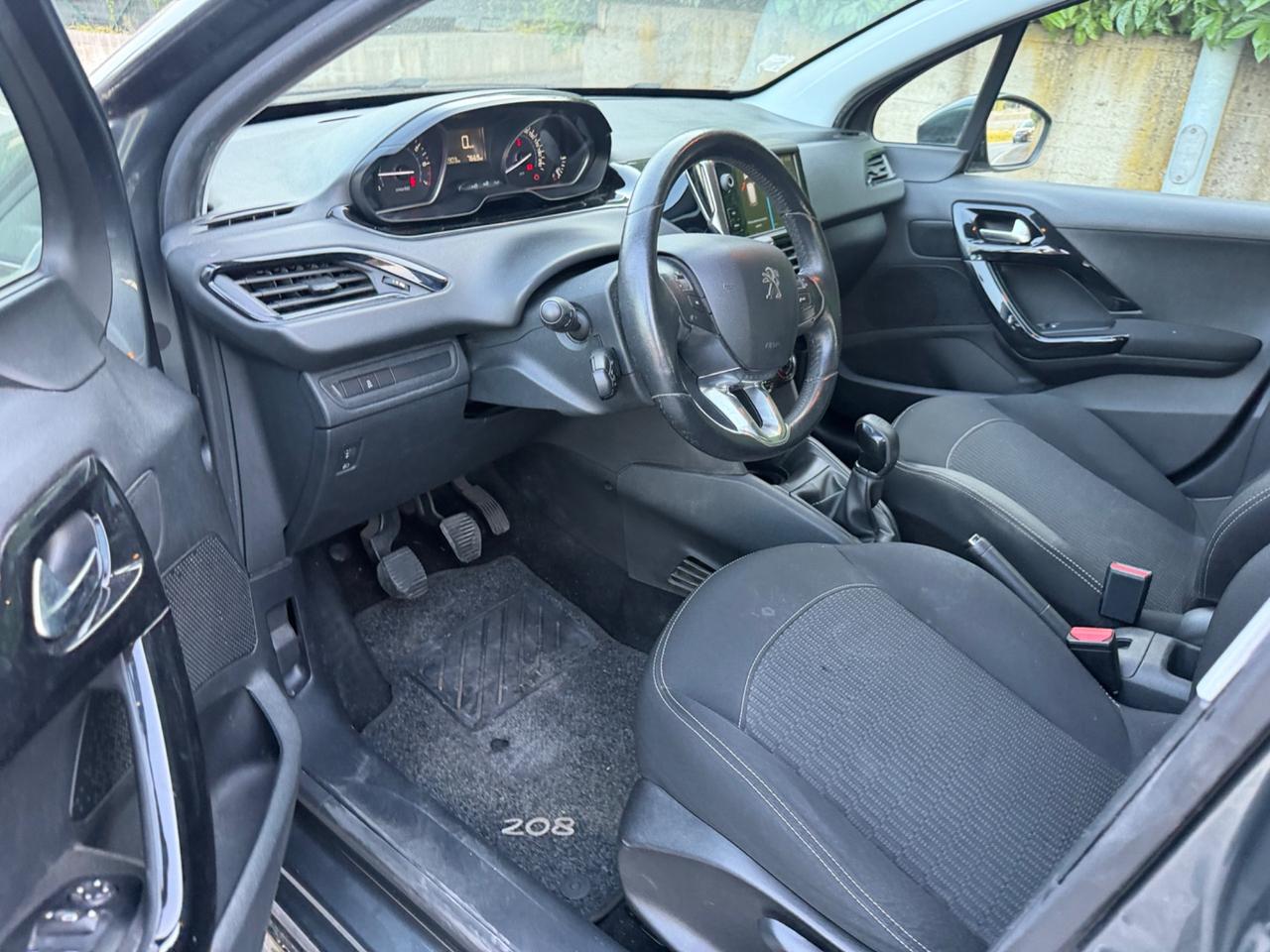 Peugeot 208 PureTech 82 5 porte Allure
