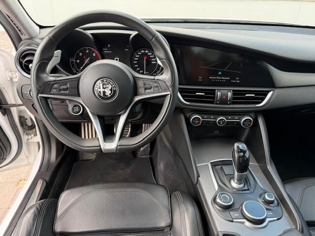 Alfa Romeo Giulia 2.2 Turbodiesel 210 CV AT8 AWD Q4 Veloce 2017