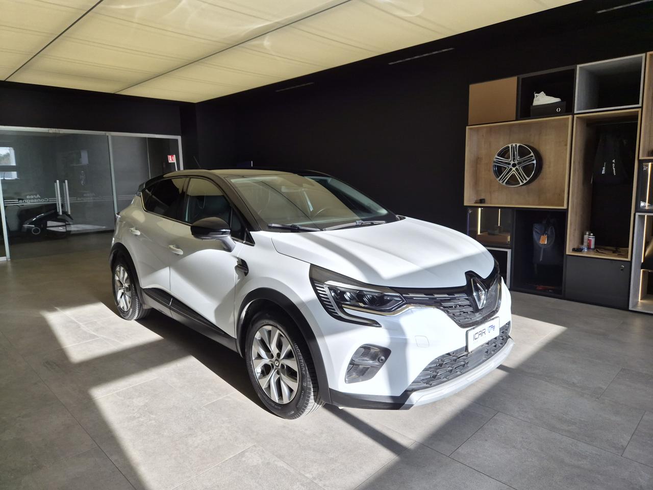 RENAULT Captur II 2019 - Captur 1.6 E-Tech hybrid Intens 145cv auto