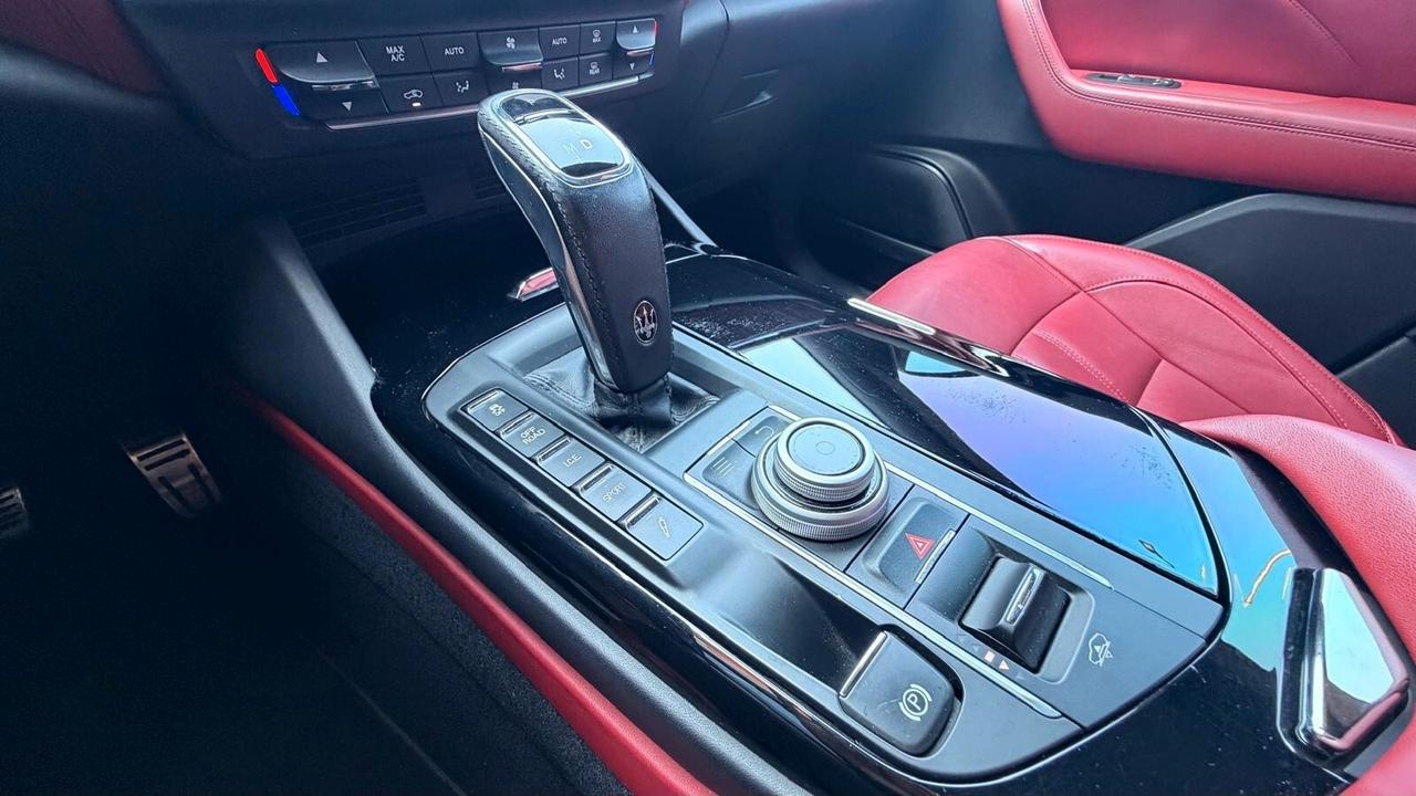 MASERATI LEVANTE 3.0 GRANSPORT Q4 V6 275CV - FULL