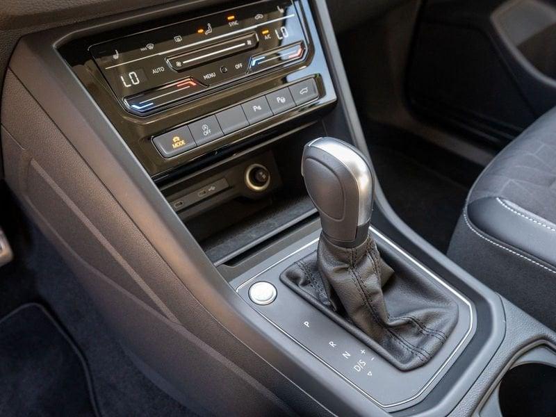 Volkswagen Touran 2.0 TDI SCR GOAL DSG LED Navi CarPlay 16" 7 Posti