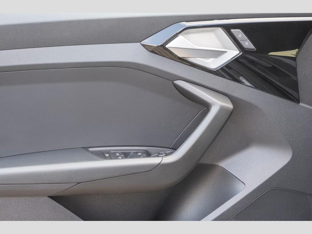 Audi A1 SPB 25 TFSI S tronic line - LED VIRTUAL PDC