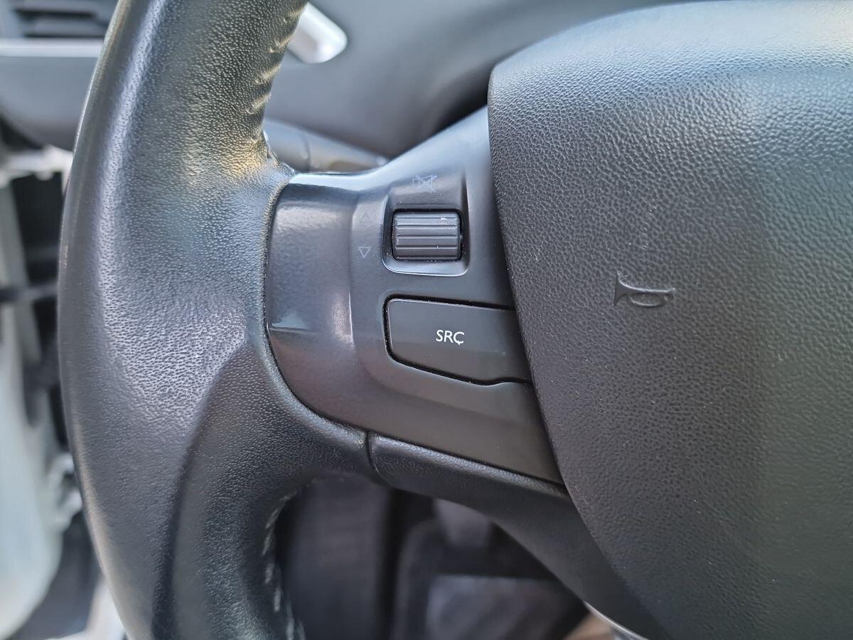 PEUGEOT 208 1.4 B/GPL ALLURE