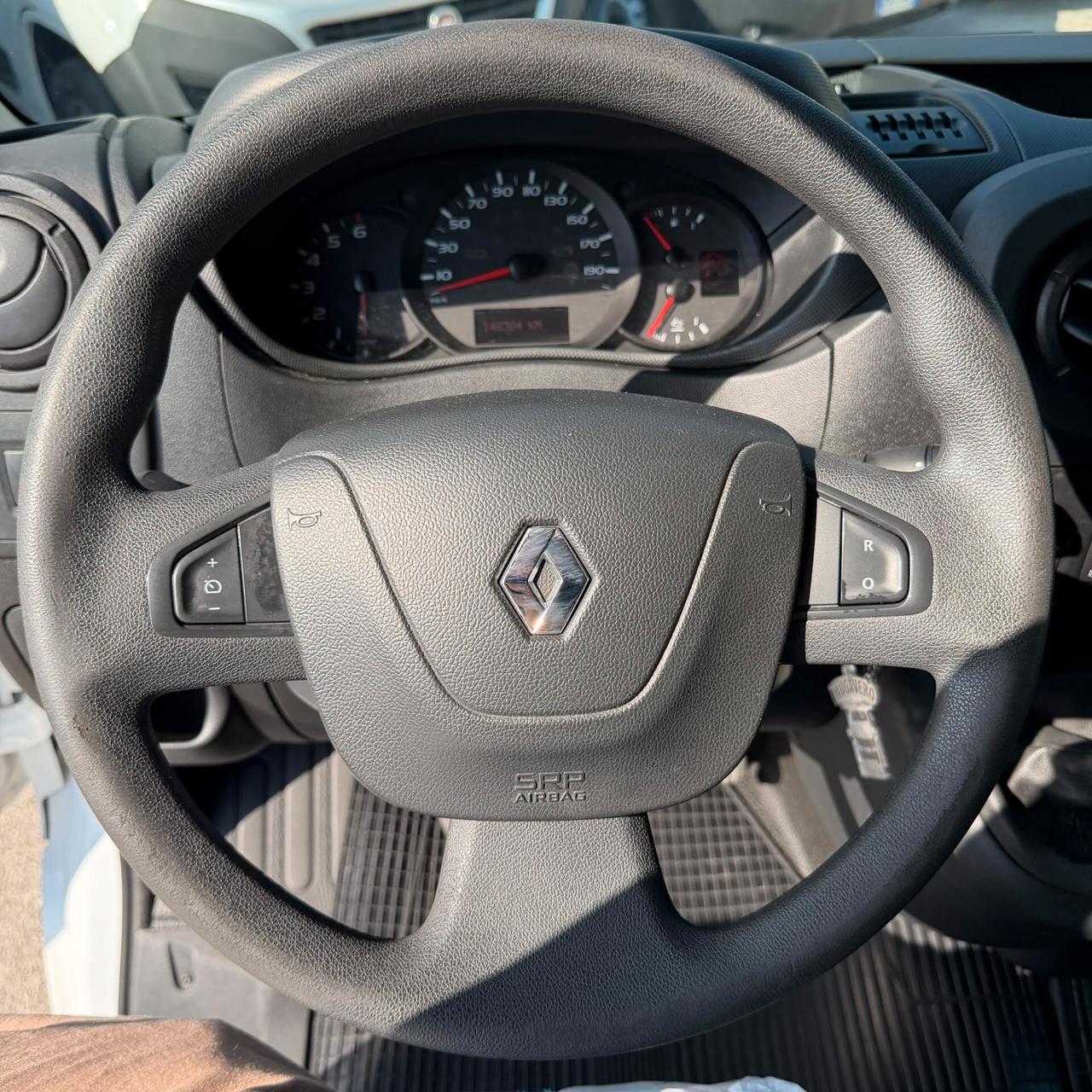 RENAULT MASTER 2.3dci CON SPONDA