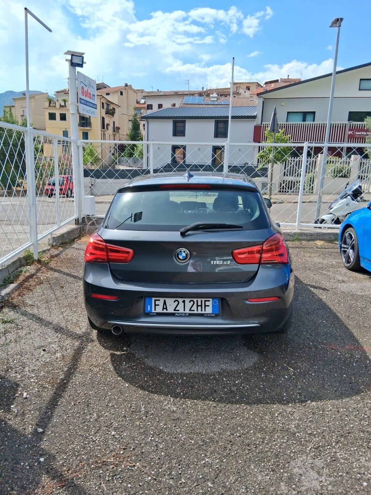 Bmw 116 116d 5p. Urban