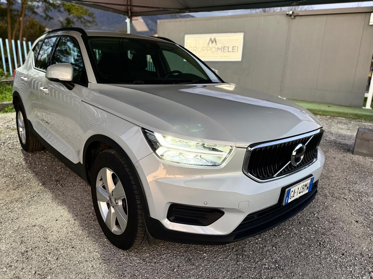 Volvo XC40 T3 Geartronic R-design PARI AL NUOVO