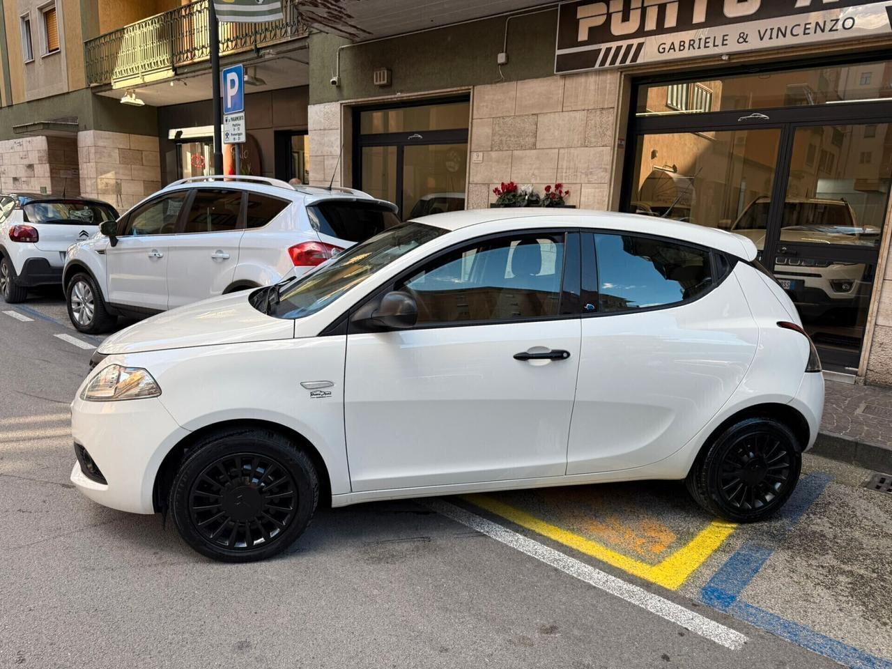 Lancia Ypsilon 1.2 69 CV 5 porte GPL Ecochic Gold