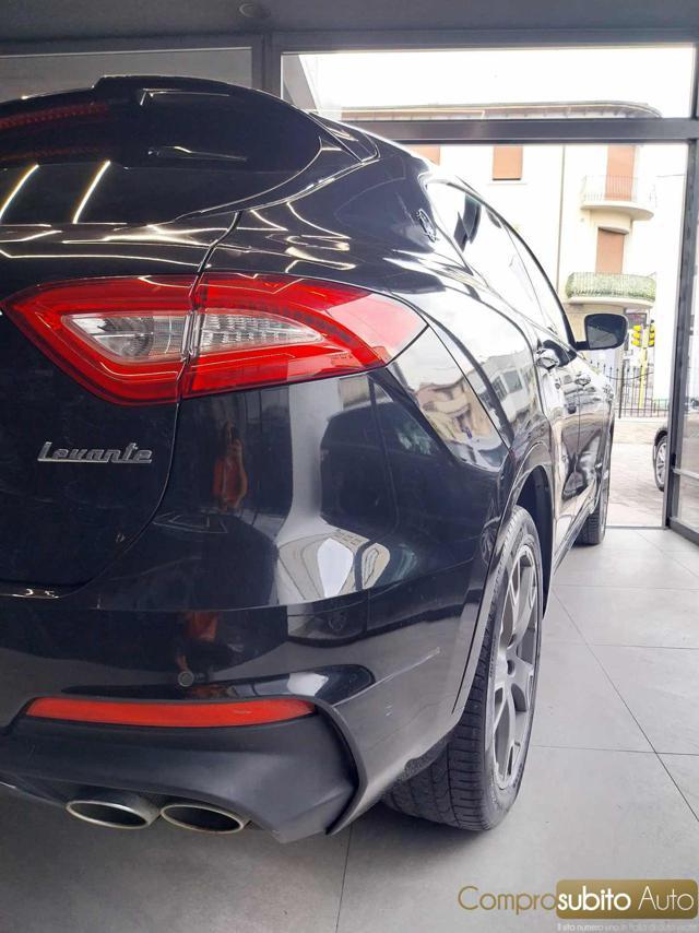 MASERATI Levante V6 AWD Gransport 37.000km