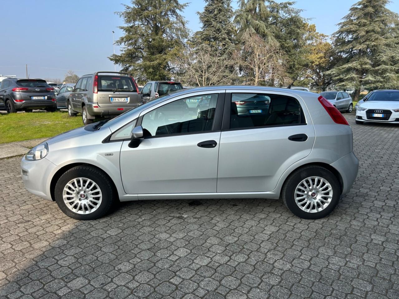 Fiat Punto 1.4 8V 5 porte| AUTOCARRO