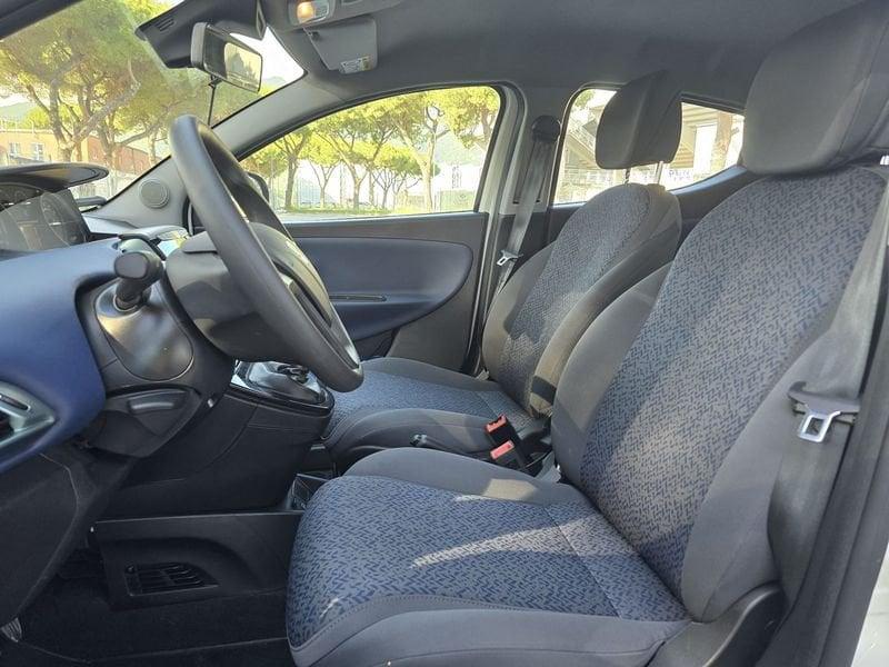 Lancia Ypsilon 1.0 FireFly 70cv Hybrid Silver Plus