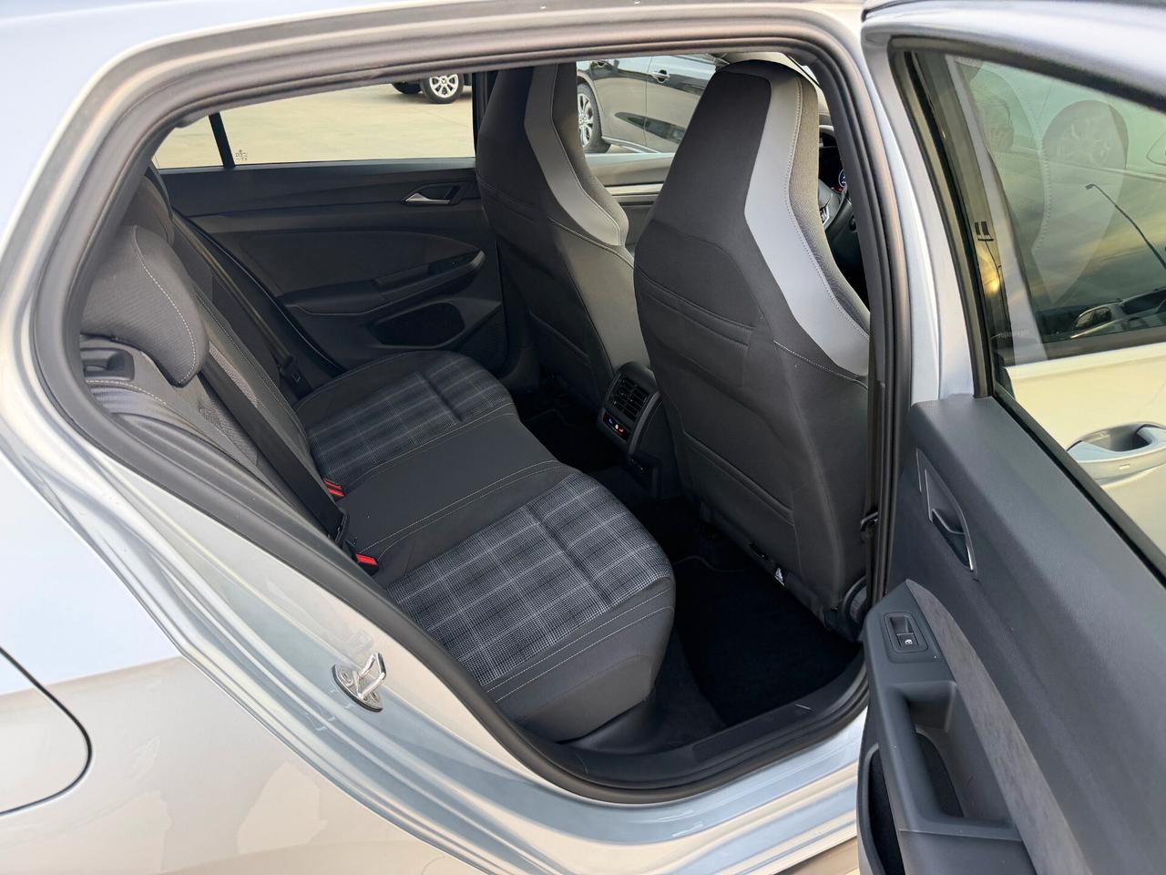 Volkswagen Golf 2.0 TDI DSG GTD
