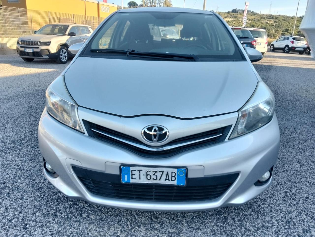 Toyota Yaris 1.3 5 porte Lounge
