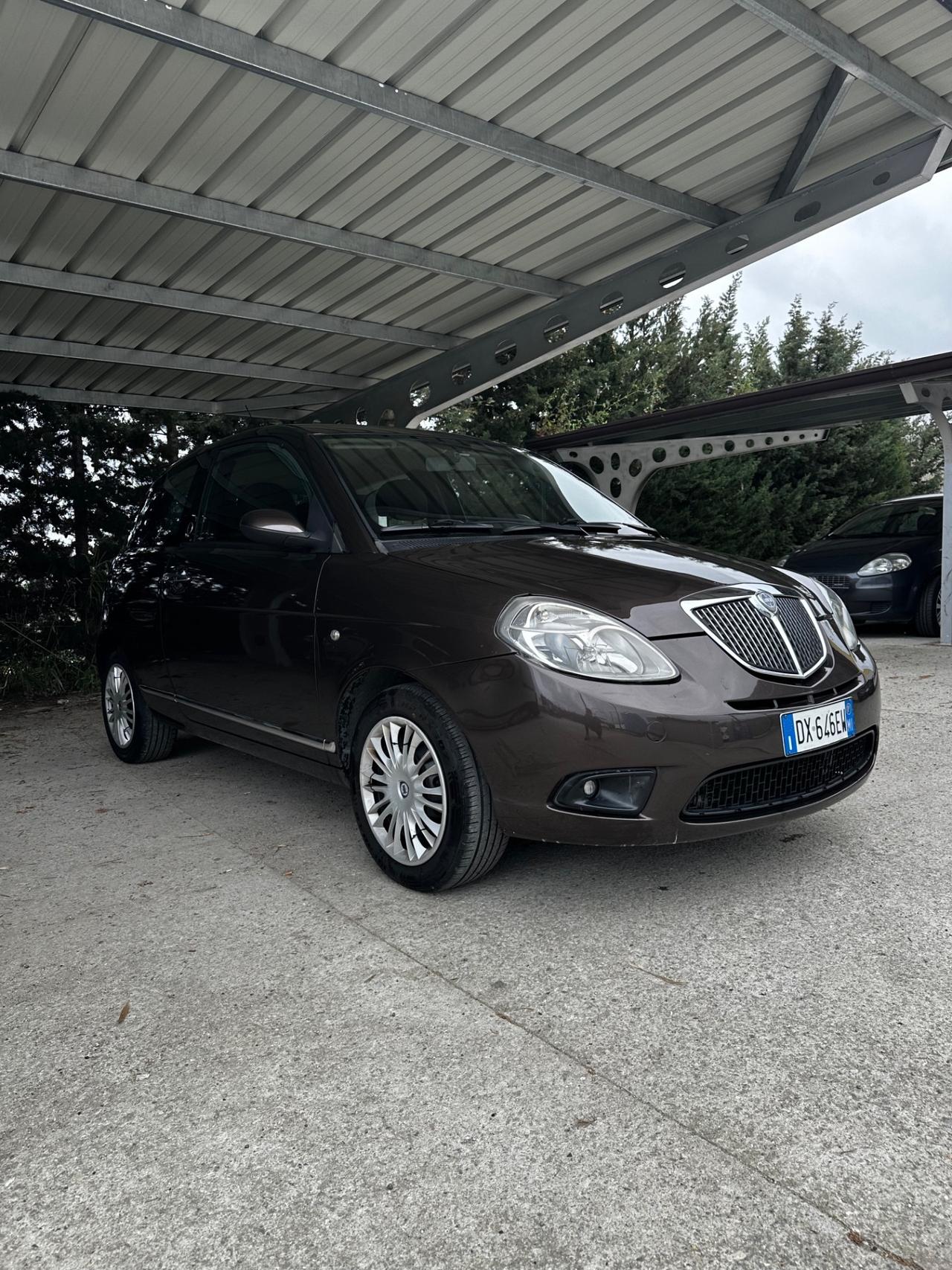 Lancia Ypsilon 1.4 Platino Ecochic GPL