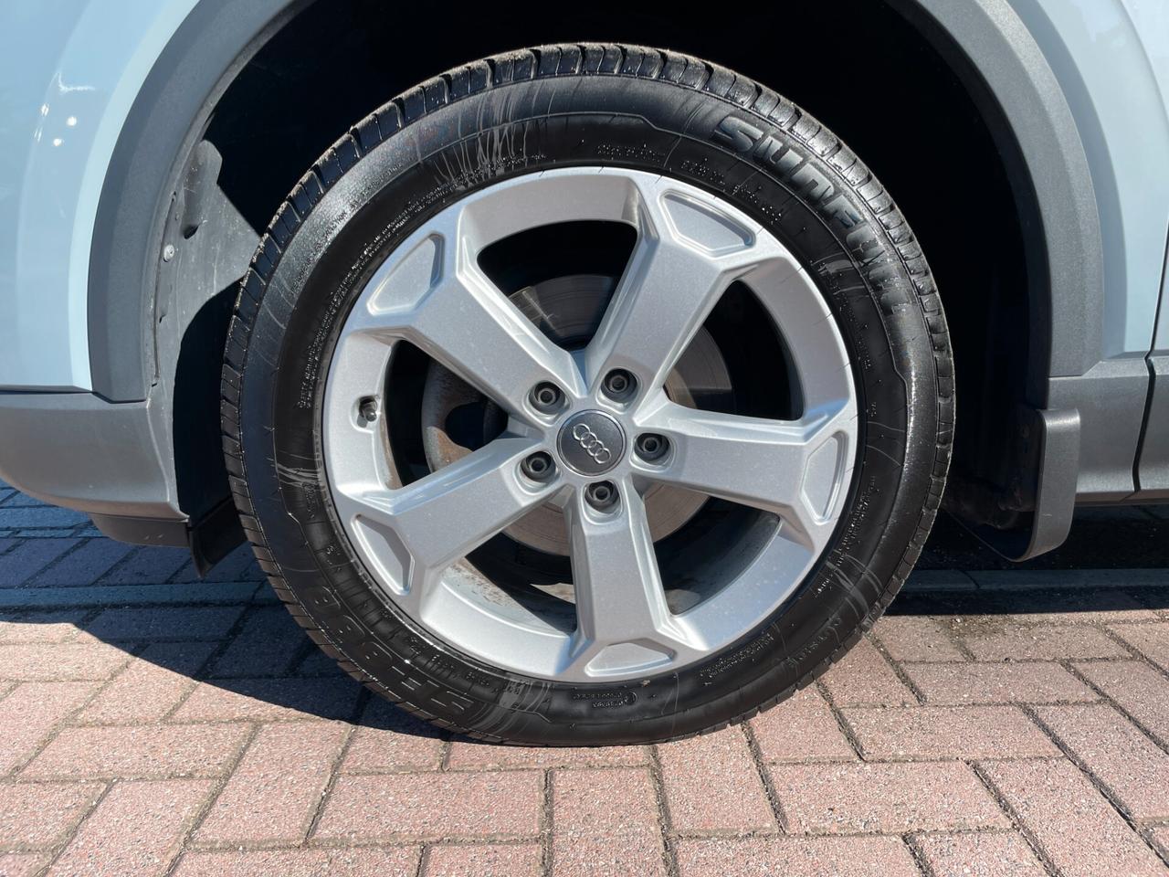 Audi Q2 35 TFSI S tronic Business