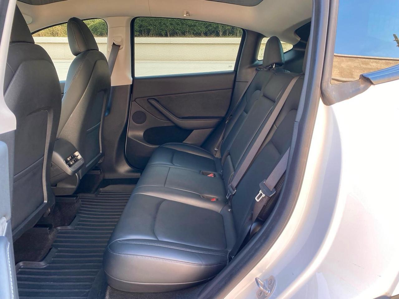 TESLA MODEL Y Dual Motor LONG RANGE AWD 2022