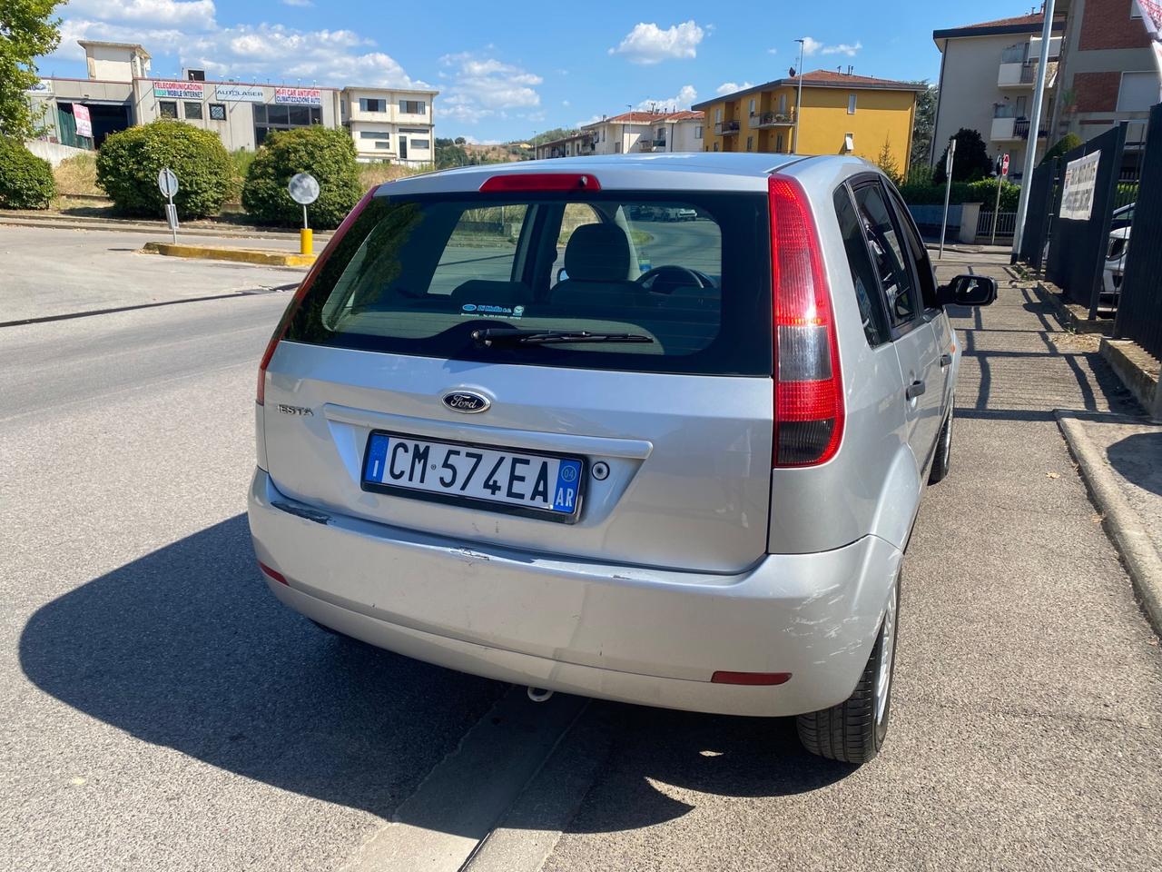 Ford Fiesta 1.2 16V 5p. Ambiente