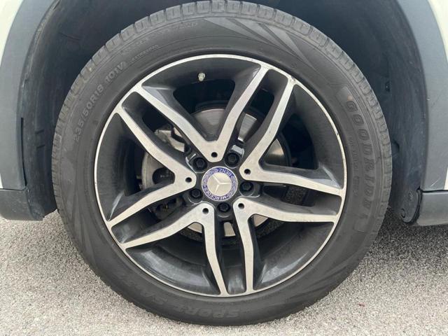 MERCEDES-BENZ GLA 200 d Automatic Premium