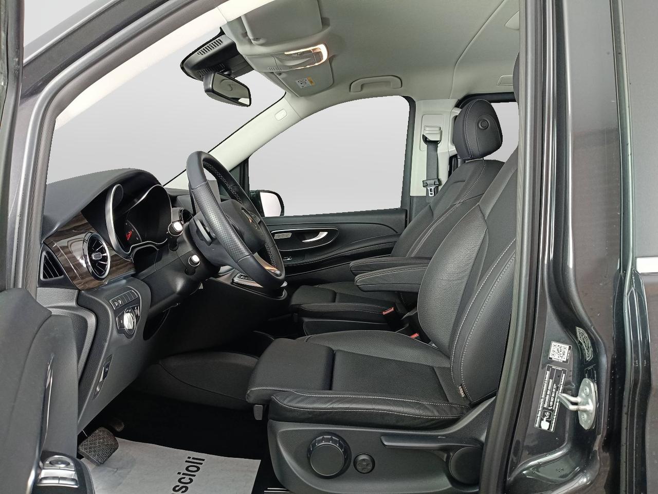 Mercedes-Benz Classe V - W447 2019 Extralong - V Extralong 300 d Premium 4matic auto
