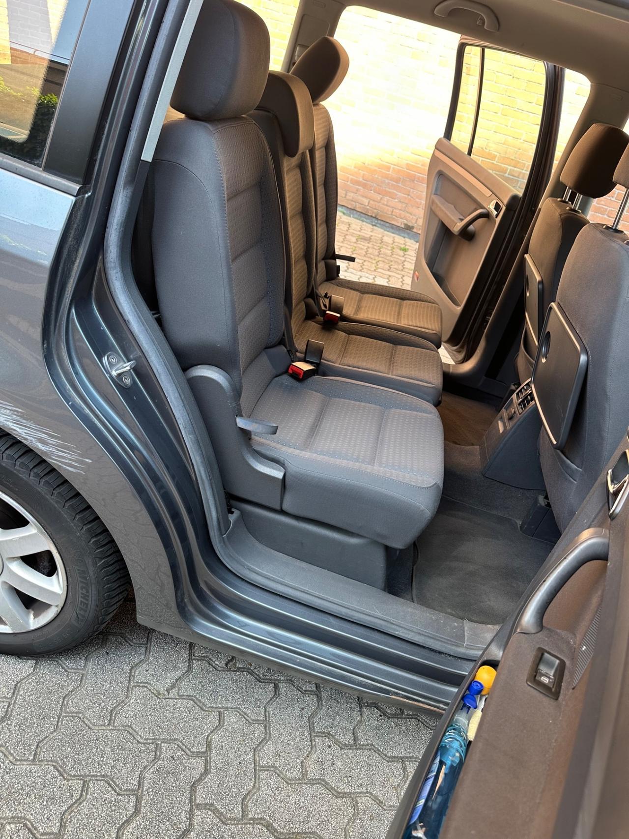 Volkswagen Touran 1.6 16V FSI Goal