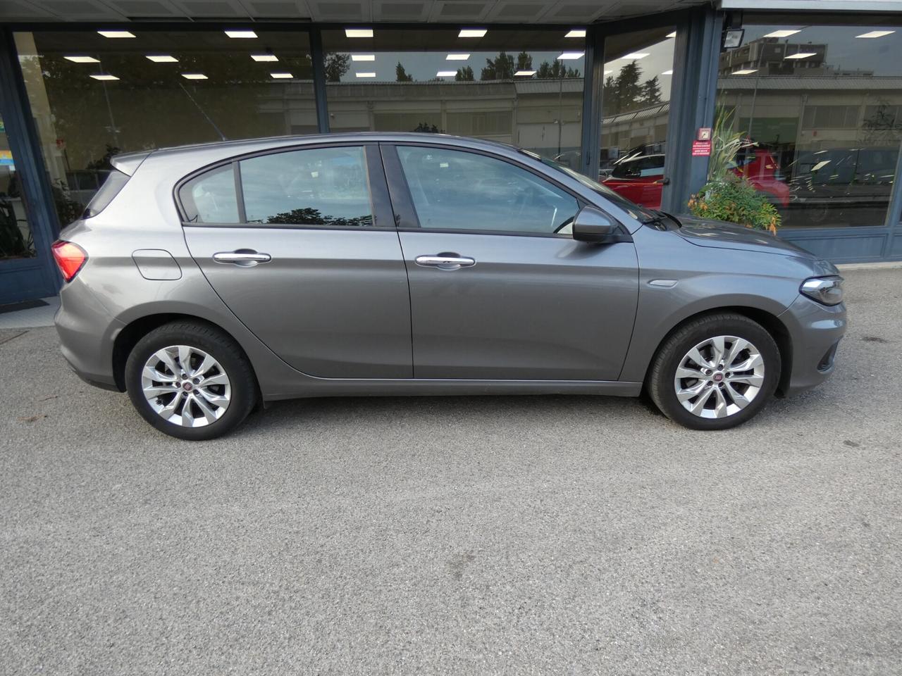 FIAT Tipo (2015-->) Tipo 1.4 T-Jet 120CV 5 port...