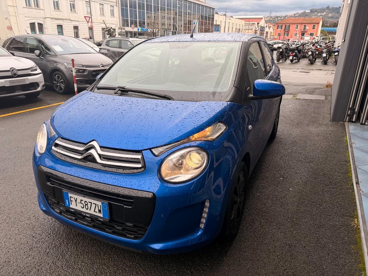 Citroen C1 1.0 VTi 72 CV 5 porte Shine